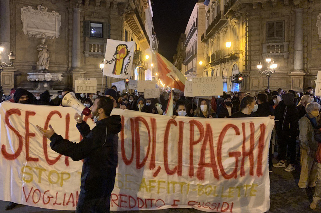 Palermo: «vogliamo reddito e sussidi, subito». Cariche della polizia sui manifestanti.