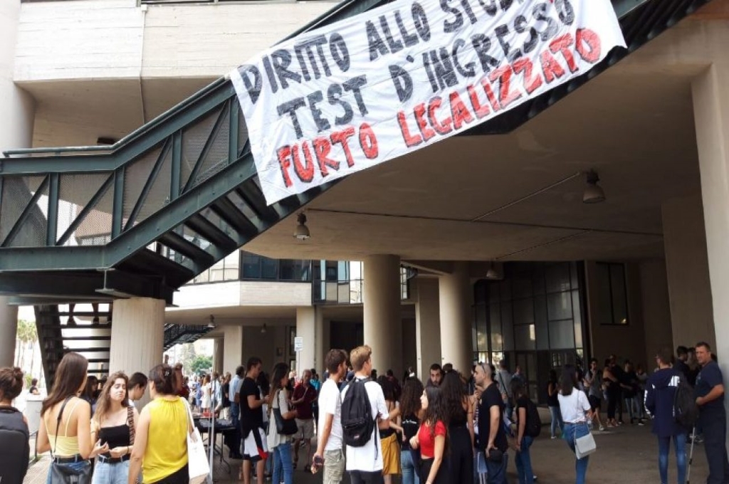 ”Stop al numero chiuso”, approvato il disegno di legge all’ARS