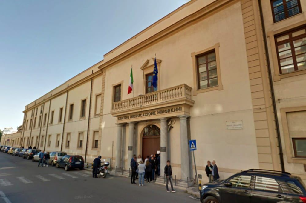 Carcere Malaspina di Palermo, scoppia la rivolta dei detenuti