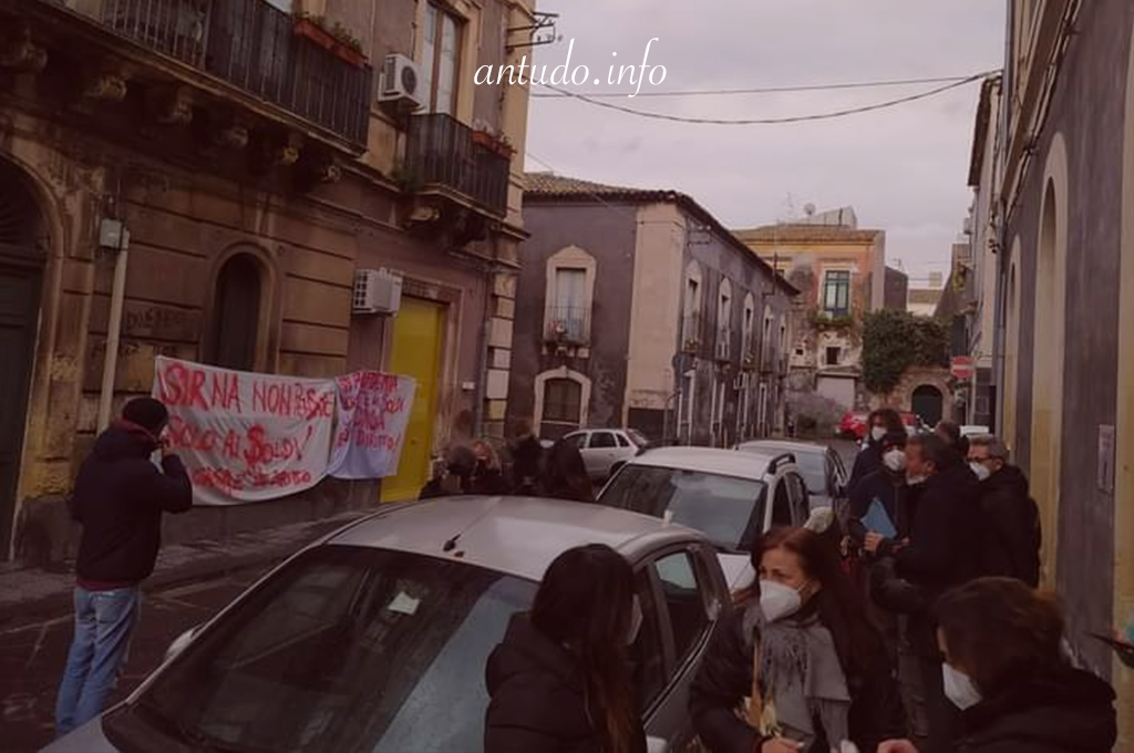 Catania: bloccato lo sgombero delle famiglie ordinato dal Policlinico. La casa è un diritto!