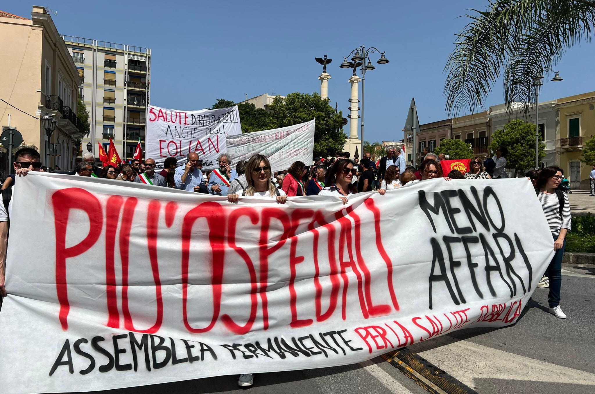 Milazzo: in centinaia alla manifestazione per la salute pubblica