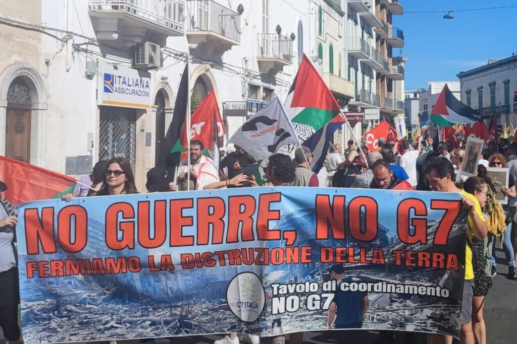 Fasano (BR), Puglia: corteo contro il G7